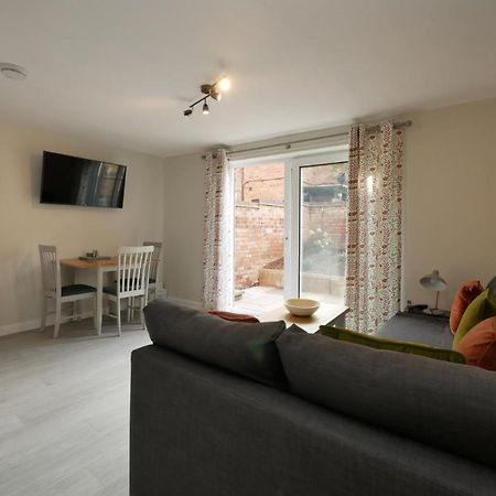 Appartamento Crewe Short Lets 8 Victoria Court, Crewe Esterno foto