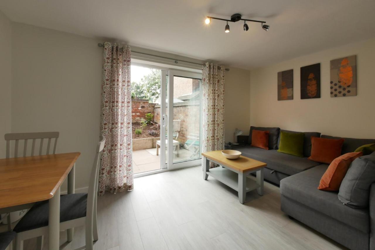 Appartamento Crewe Short Lets 8 Victoria Court, Crewe Esterno foto